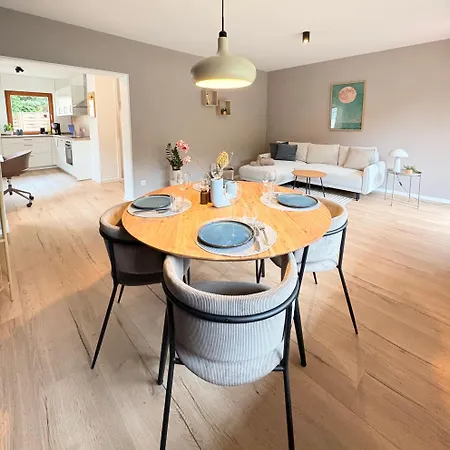 Direkt Am Wasser Apartment *